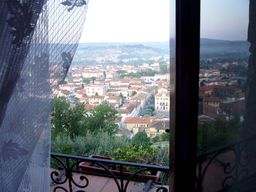 Вид из нашей гостиницы Albergo Il Castello
